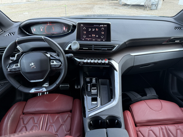 [+Cars]   ̺йи SUV ο  `Ǫ 5008`